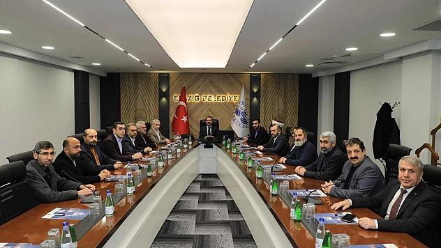 Başkan Şerifoğulları'ndan, Elazığ İle Han Yunus Arasına Gönül Köprüsü