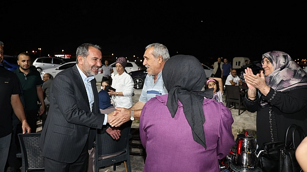 Başkan Şerifoğulları, Seksenler Sokağı'nda vatandaşlarla buluştu