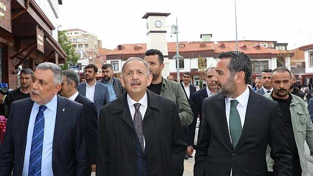 Başkan Şerifoğulları ve Özhaseki Vatandaşlar ve Esnafı Ziyaret Etti