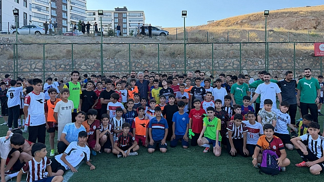 Başkan Toprak'tan Elazığspor altyapı seçmelerine ziyaret