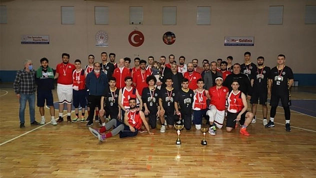Basketbol'da kupalar sahibini buldu