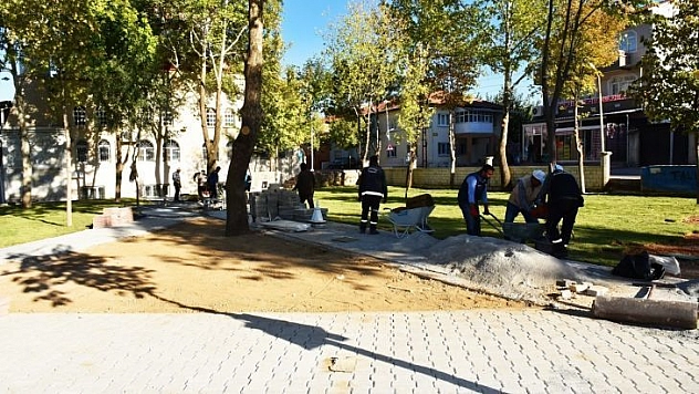 Battalgazi'deki parklarda revize çalışmaları sürüyor