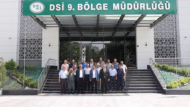 Battalgazi muhtarlarından Elazığ DSİ'ye sulama çıkarması
