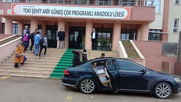 Belde Belediye Başkanı Makam Aracını Servis Aracına Dönüştürdü