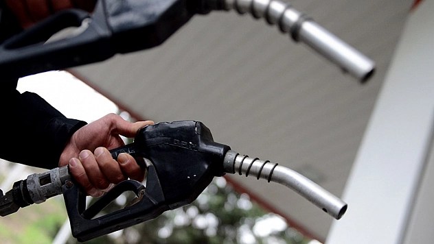 Benzine İndirim Motorine ise Zam Gelmesi Bekleniyor