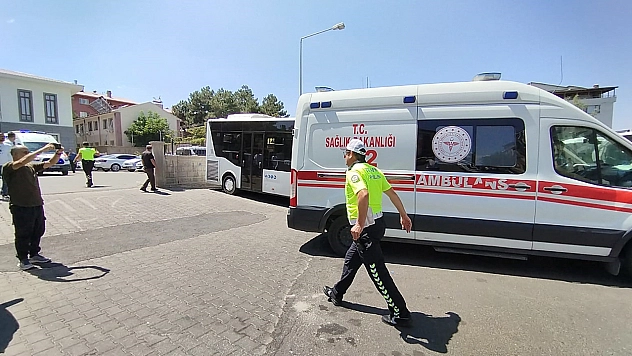 Bıçaklı Saldırgan Dehşeti: 2 Ölü 7 Yaralı