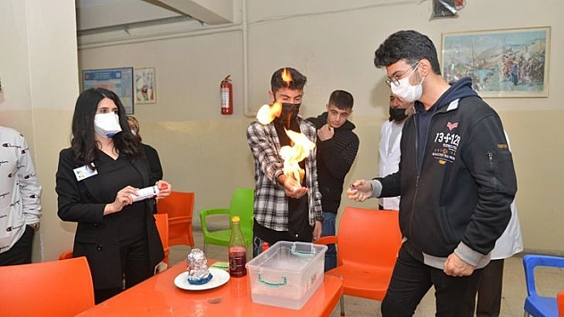 Bilim Fuarları Öğrencilerin Ufkunu Açıyor 