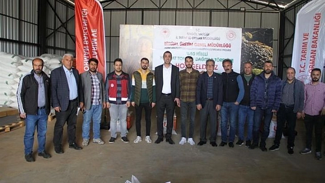 Bingöl'de çiftçilere yüzde 50 hibeli nohut tohumu dağıtıldı