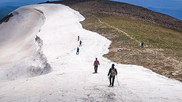 Bingöl'de doğa gezisi, 2900 rakımlı Sülbüs'e çıktılar
