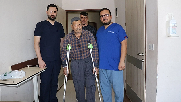 Bingöl'de iki aşamalı diz protezi revizyon ameliyatı gerçekleştirildi