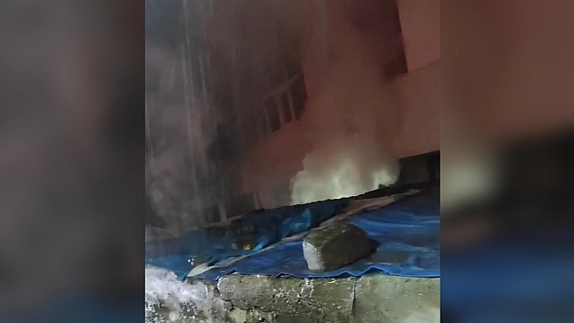 Bingöl'de metruk binada yangın çıktı