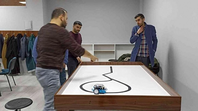 Bingöl'de öğretmenlere 'temel robotik kursu' eğitimi