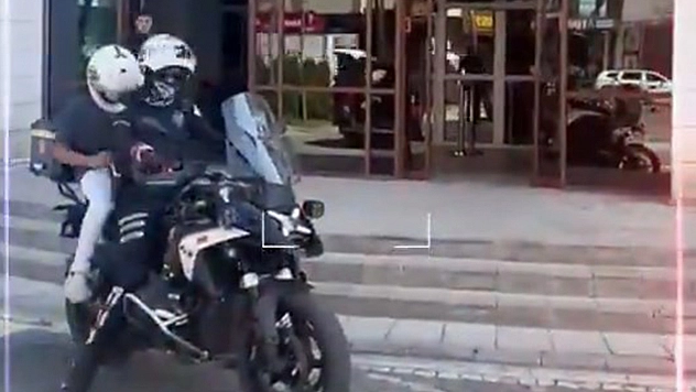 Bingöl'de sınava geç kalan öğrencileri polisler yetiştirdi