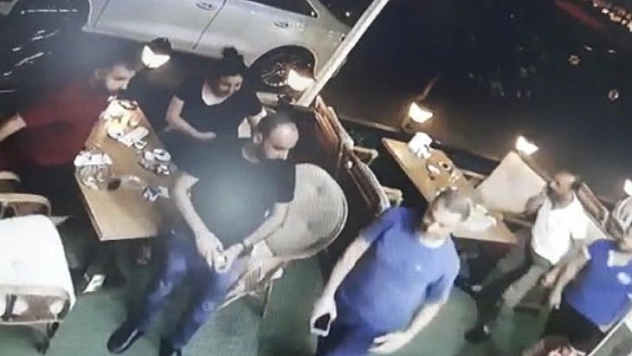 Bingöl'deki deprem güvenlik kameralarına yansıdı