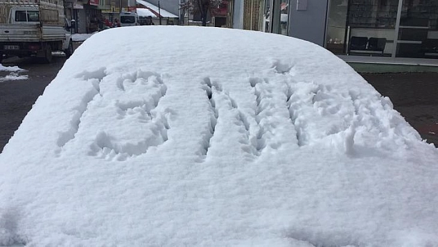 Bingöl Karlıova'da vatandaşlar Ramazan'ın ilk gününe karla uyandı