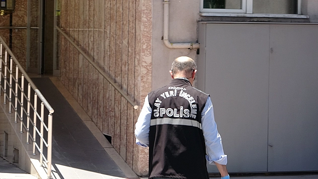 Bir Kişi Evinde Ölü Bulundu