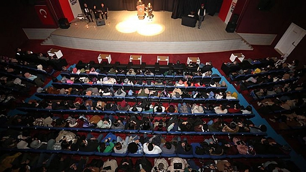 'Bizim Akif' Tiyatro Oyununa Sanatseverlerden Yoğun İlgi