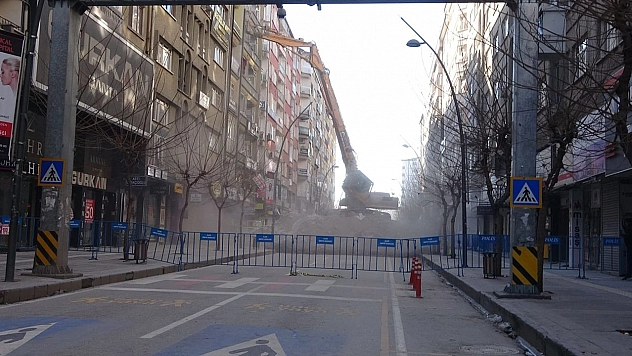 Bu Anlayışla Çok Zor