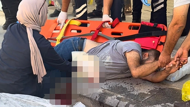 Bunalıma giren adam kendini bıçakladı