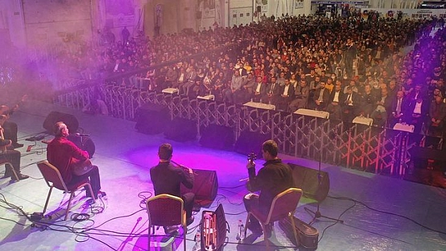 Cengiz Özkan Elazığ'da Sevenleriyle Buluştu