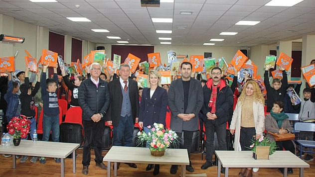 CHP'den Öğrencilere Yeni Yıl Hediyesi