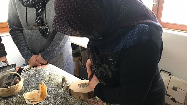 'Çit Baskı Sanatı' Ev Kadınlarının Elinde Hayat Buluyor
