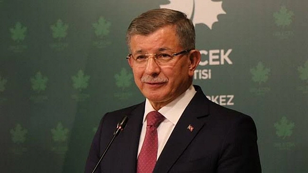 Davutoğlu Hala Israrcı