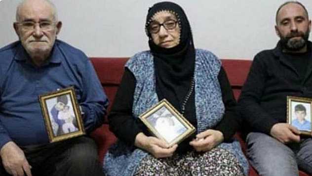 Depremde ailesinden 5 canı yitiren Serhat Aslan yaşadığı acıyı unutamıyor