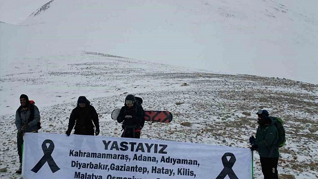 Depremde hayatını kaybedenler anısına tırmanış