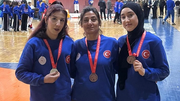 Depremin yıl dönümünde Elazığ'a 3 madalya
