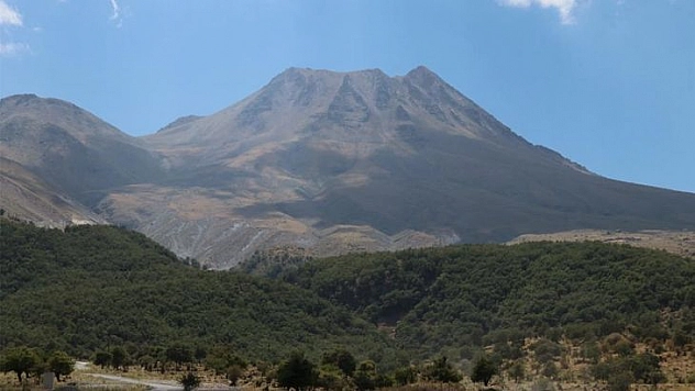 Depremler Türkiye'de volkanizmayı harekete geçirdi