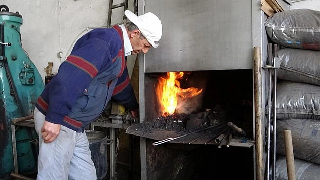 Depremzede Ustalar 'Ayakta Kalmak' İçin Direniyor