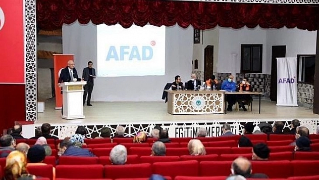 Depremzedelere konutların anahtar teslimi törenle yapıldı