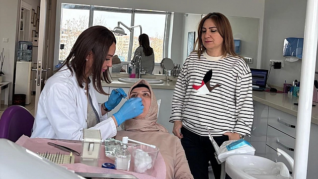 Diş eti hastalığı olan kişiler ilerde Alzheimer'e yakalanabilir