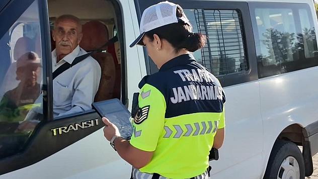 Diyarbakır'da jandarmadan 17 ilçede eş zamanlı trafik denetimi