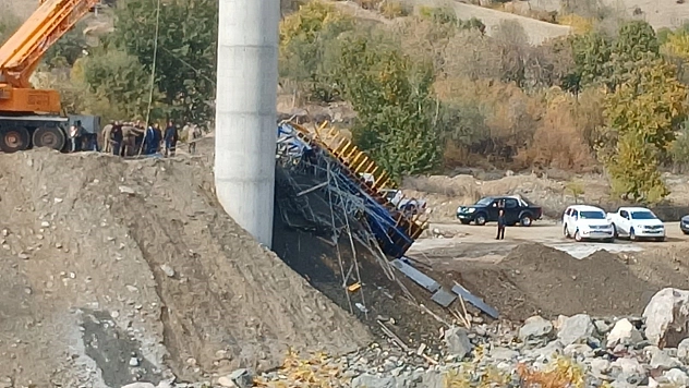 Diyarbakır'da köprü çökmesi faciası: 3 işçi hayatını kaybetti