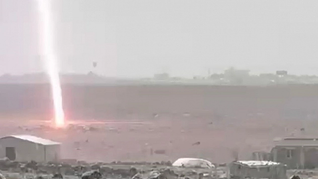 Diyarbakır'da yıldırım düşme anı kamerada