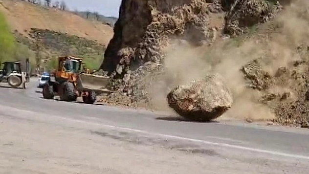 Doğu ve Güneydoğu'yu Karadeniz'e Bağlayan Yolda, Kaya Düşmesi Ve Heyelan Tehlikesi