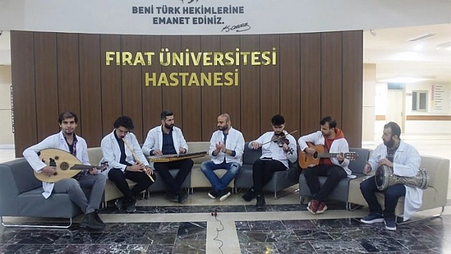 Doktor ve Öğrencilerin 'Korosu' Şiddete Karşı Sağlıkçıların Sesi Oldu