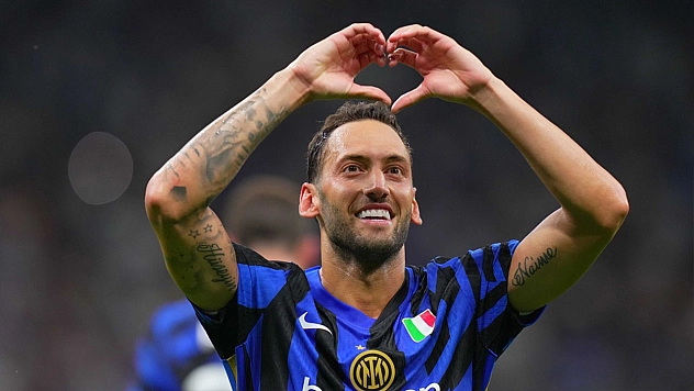 Dünyaca ünlü yıldız Çalhanoğlu Galatasaray'da oynayacağım