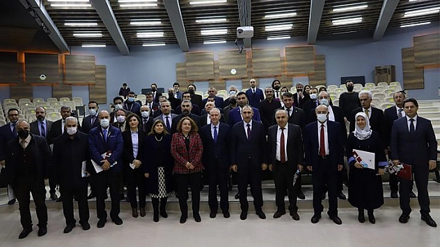 Dünyanın En Etkili Bilim İnsanları Listesi'ne Giren Akademisyenlere Teşekkür Belgesi Verildi