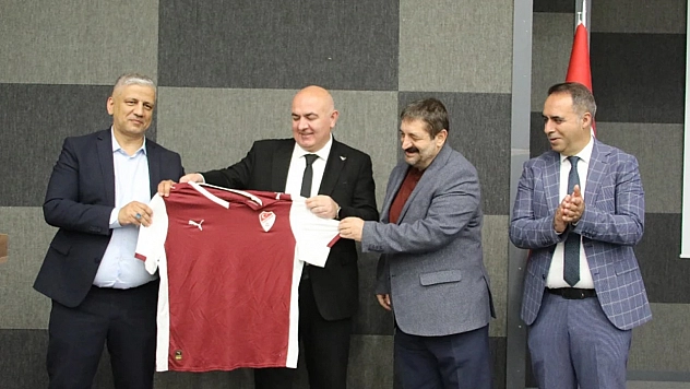 Eğitimci ve Yazar Tahsin Aydın, öğrencilerle buluştu