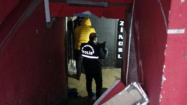 Eğlence merkezinde kanlı kavga: 2 'si ağır 3 yaralı