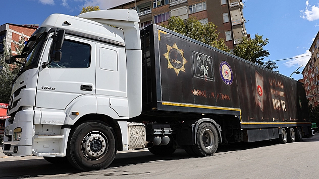 Elazığ'a ilk kez gelen NARKO TIR yoğun ilgi gördü