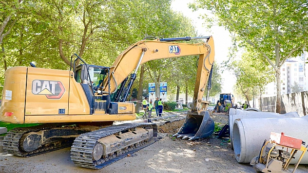 Elazığ Belediyesi, Cumhuriyet Mahallesi'nde altyapı yenileme çalışmasına devam ediyor