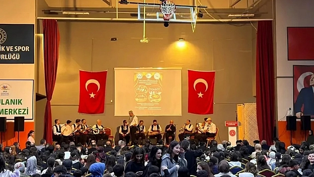 Elazığ Belediyesi Kürsübaşı Ekibi, Muş'ta sahne aldı