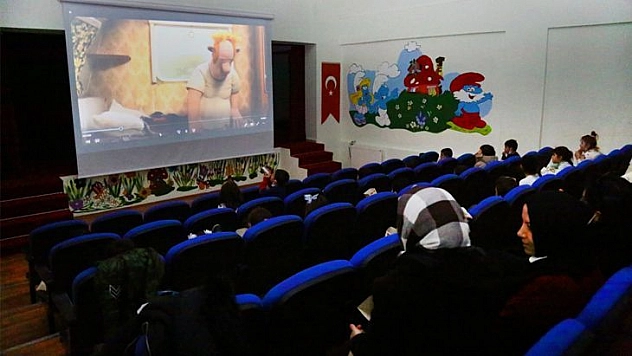 Elazığ Belediyesi'nden Miniklere Sinema Keyfi