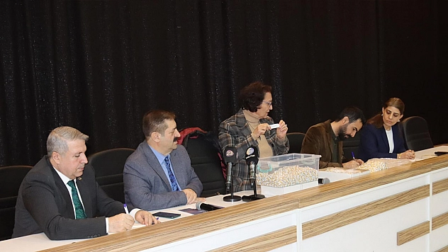 Elazığ Belediyesi'ne işçi alımı için noter huzurunda kura çekildi