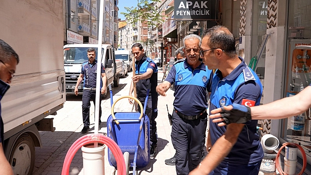 Elazığ Belediyesi zabıta ekiplerinden denetim