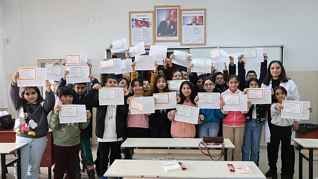 Elazığ'da 133 Bin Öğrencinin Karne Heyecanı